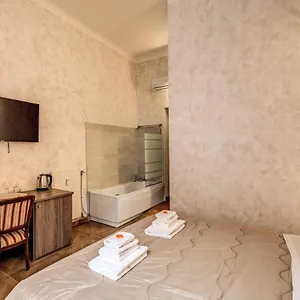 https://amici-guesthouse.it-romehotels.com