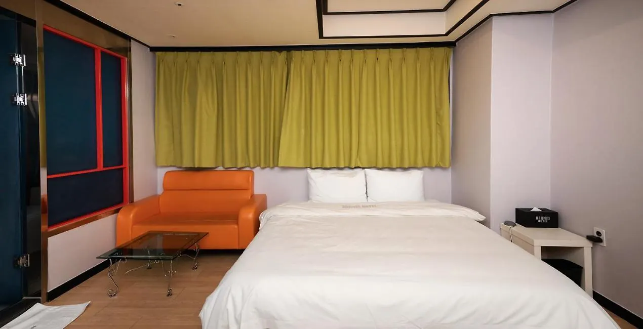Hermes Hotel Busan 2*,