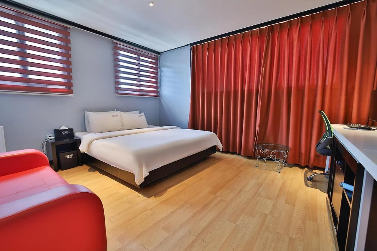 Hermes Hotel Busan 2*,