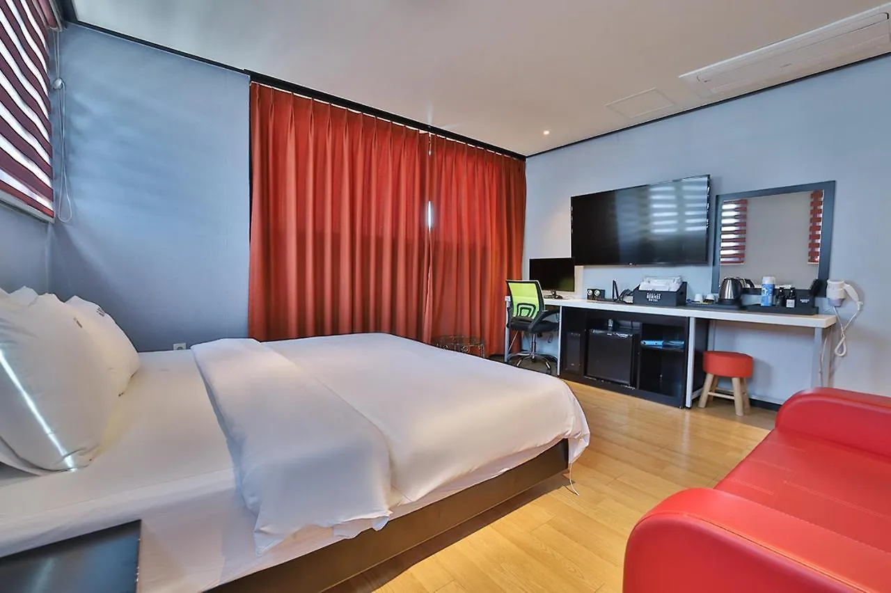 Hermes Hotel Busan 2*,  South Korea