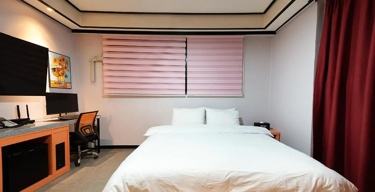 Hermes Hotel Busan 2*,  South Korea